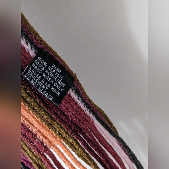 DI Firenze long fringed scarf. - Picture 2 of 3